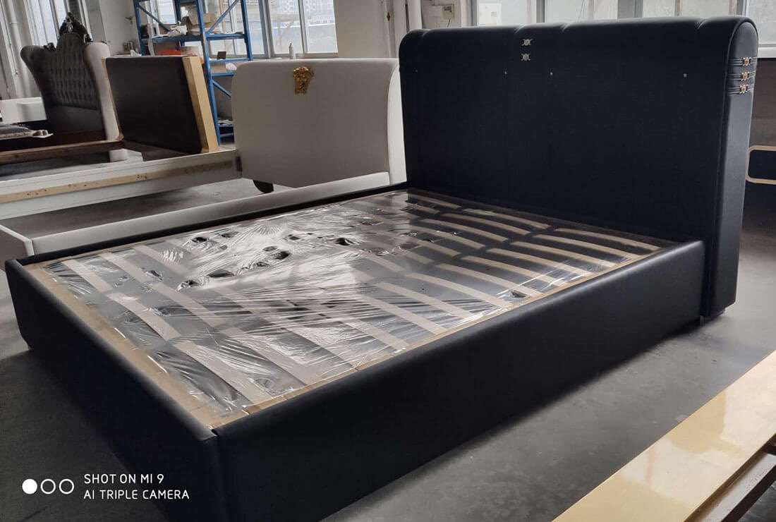 china versace signature bed reproduction factory (1)